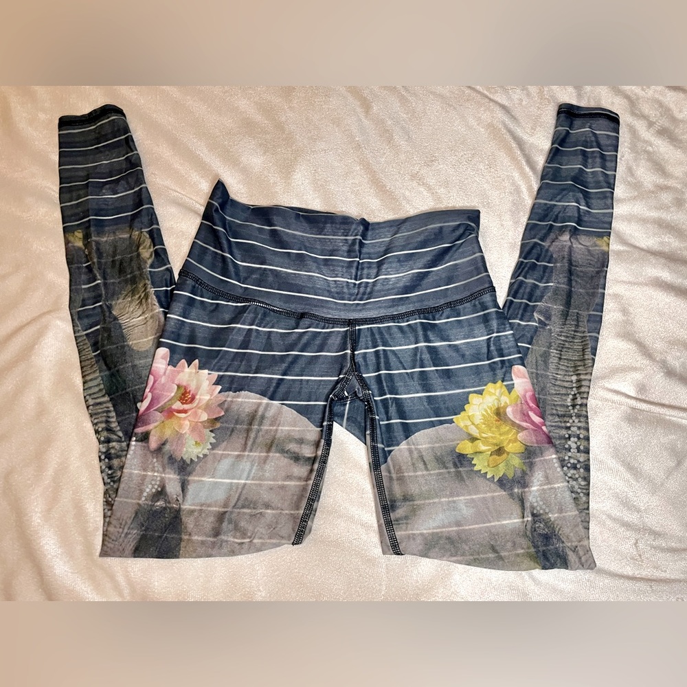 Teeki Lotus Elephants Striped leggings Hot pants